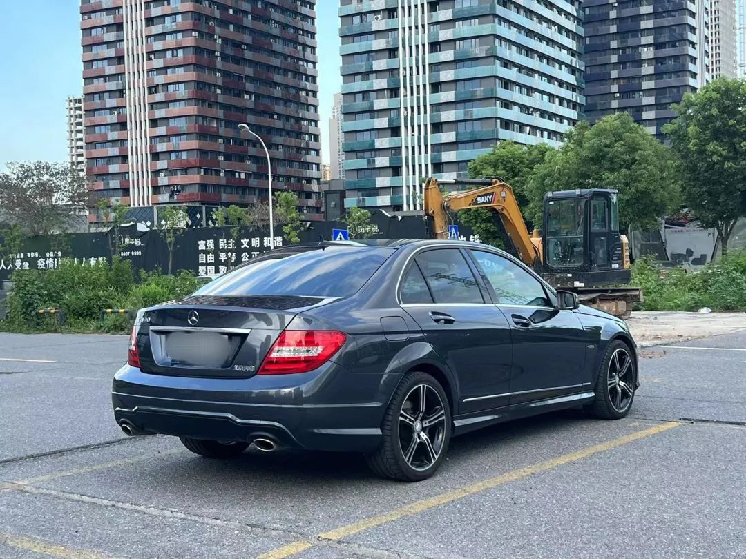 2015年的飞度新车落地多少钱,现在的全新飞度8万块就可以落地