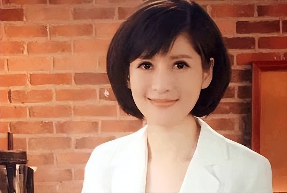 冯小刚恋上女主播,知名女主持与冯小刚