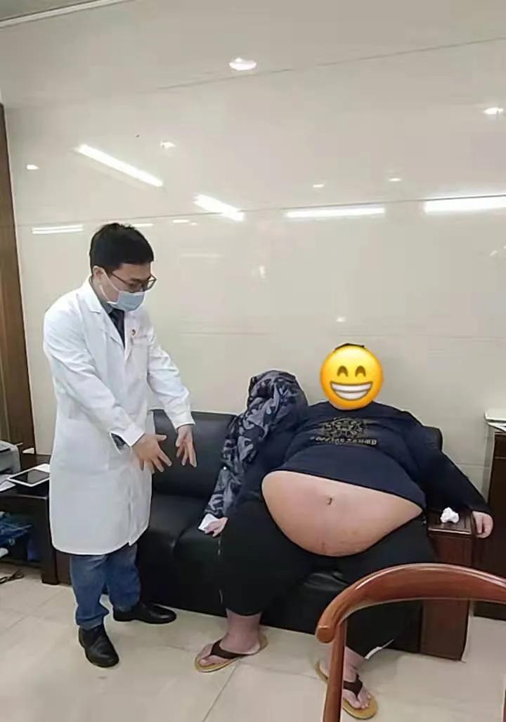 「案例」“广州巨臀”两年长胖两百斤？