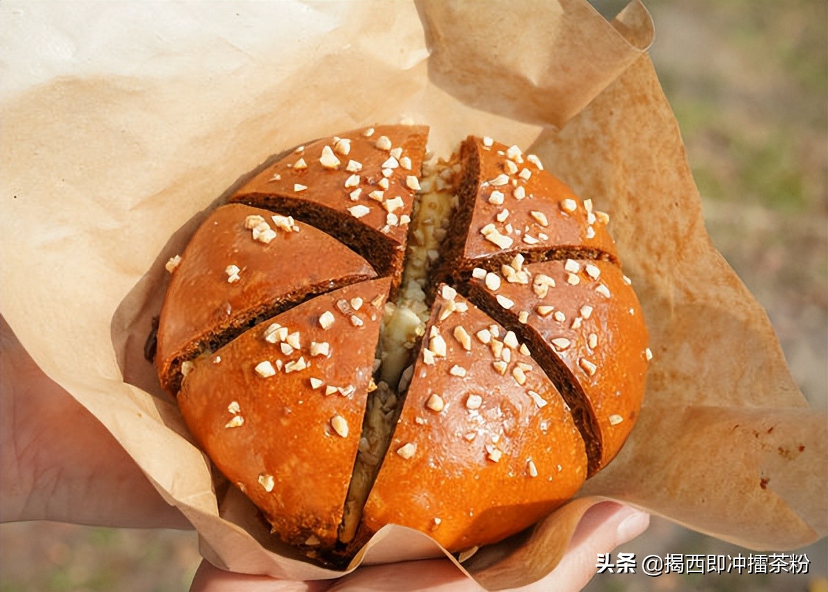 爆浆蒜香奶酪包探店,原味流心乳酪包