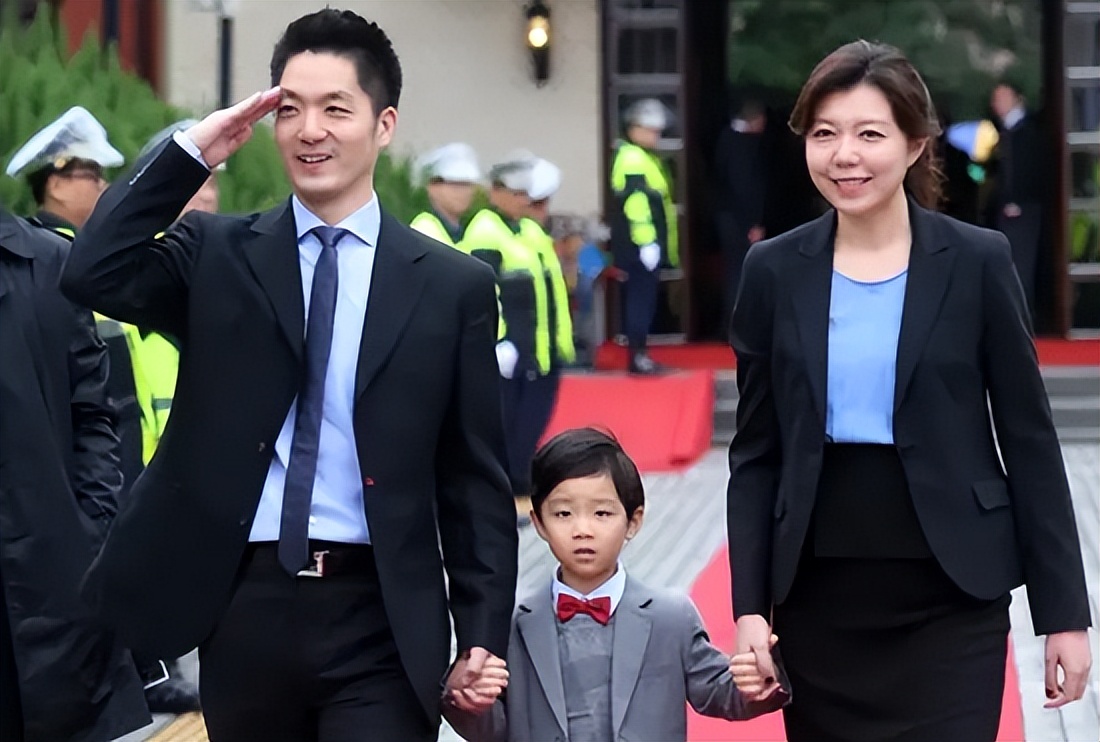 蒋介石曾孙抵达上海出席“双城论坛”，参观后坦言：印象非常深刻