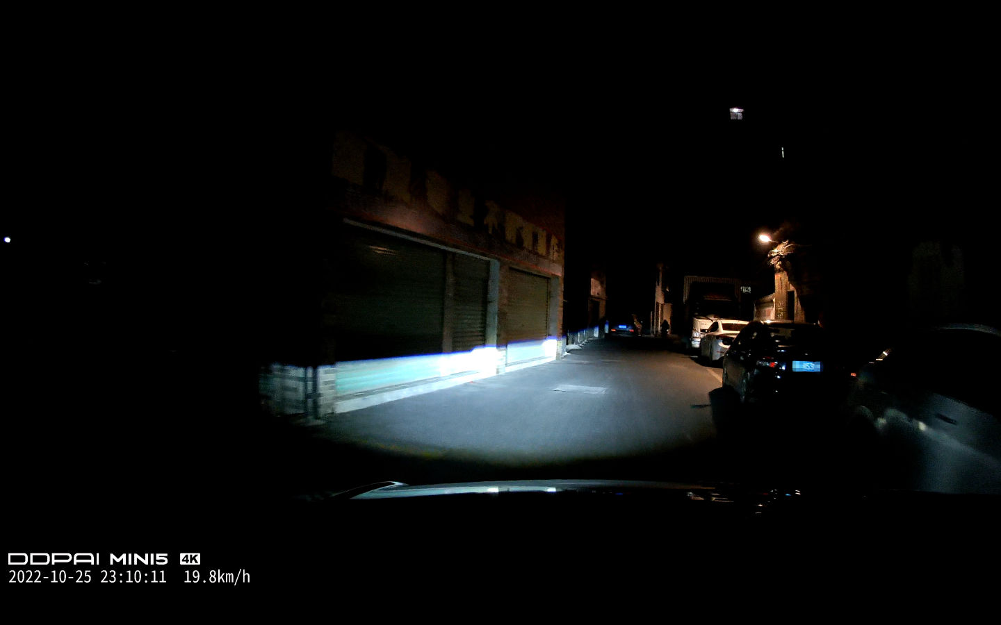 360g900和海康威视c8夜间行车对比,海康威视与360行车记录仪哪个更好