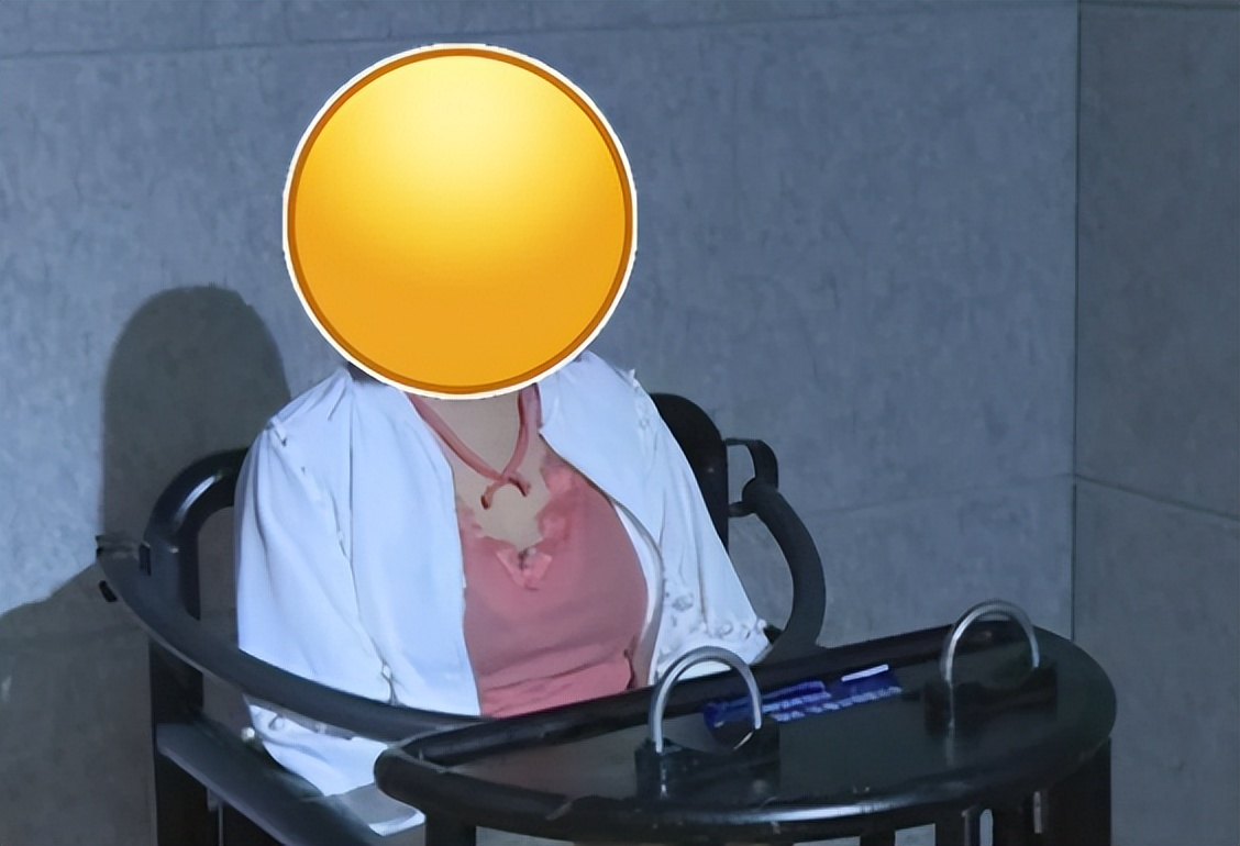 黑丝短裙紧身裤?“外卖媛”卖淫模式曝光:一单两小时日入一万三