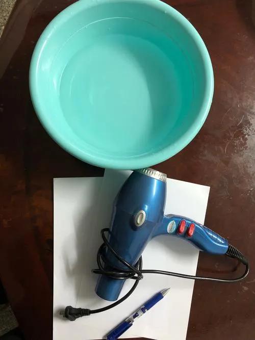 电吹风的妙用治疗感冒,电吹风的妙用有哪些