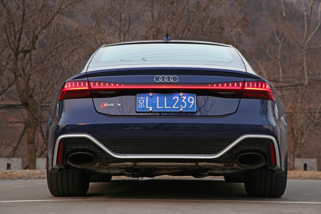 奥迪rs7高端大气是成功男士的首选,新款奥迪rs7sportback