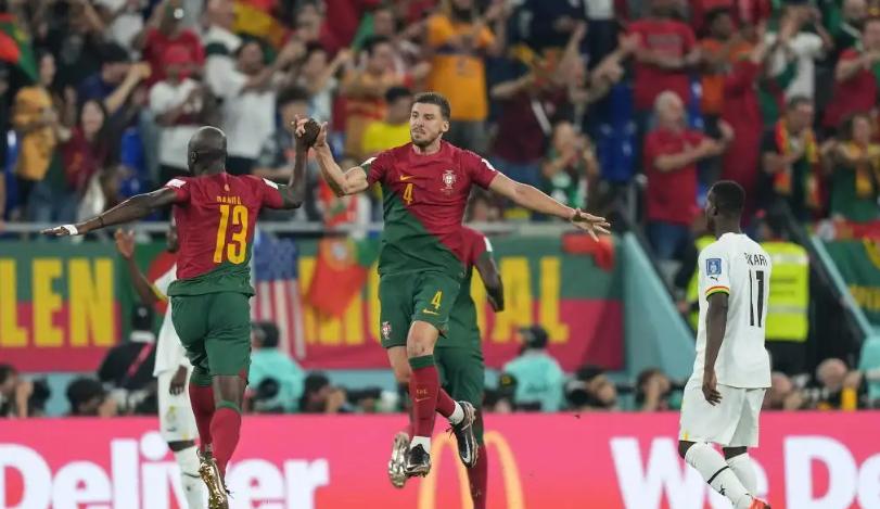 世界杯：葡萄牙VS乌拉圭，H组重头戏，C罗的复仇之战