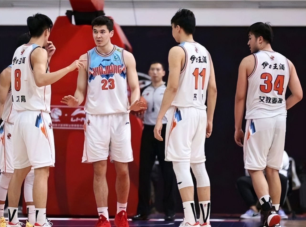 新疆男篮罢赛原因,篮协对新疆队的通告