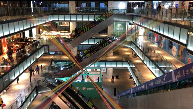 徐汇绿地缤纷城的绿地优选还开吗,上海徐汇绿地缤纷城建筑分析