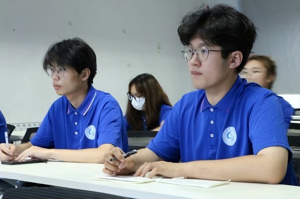 “Mg-Li”未来暑期社会实践团队走访德信联邦化学工业有限公司