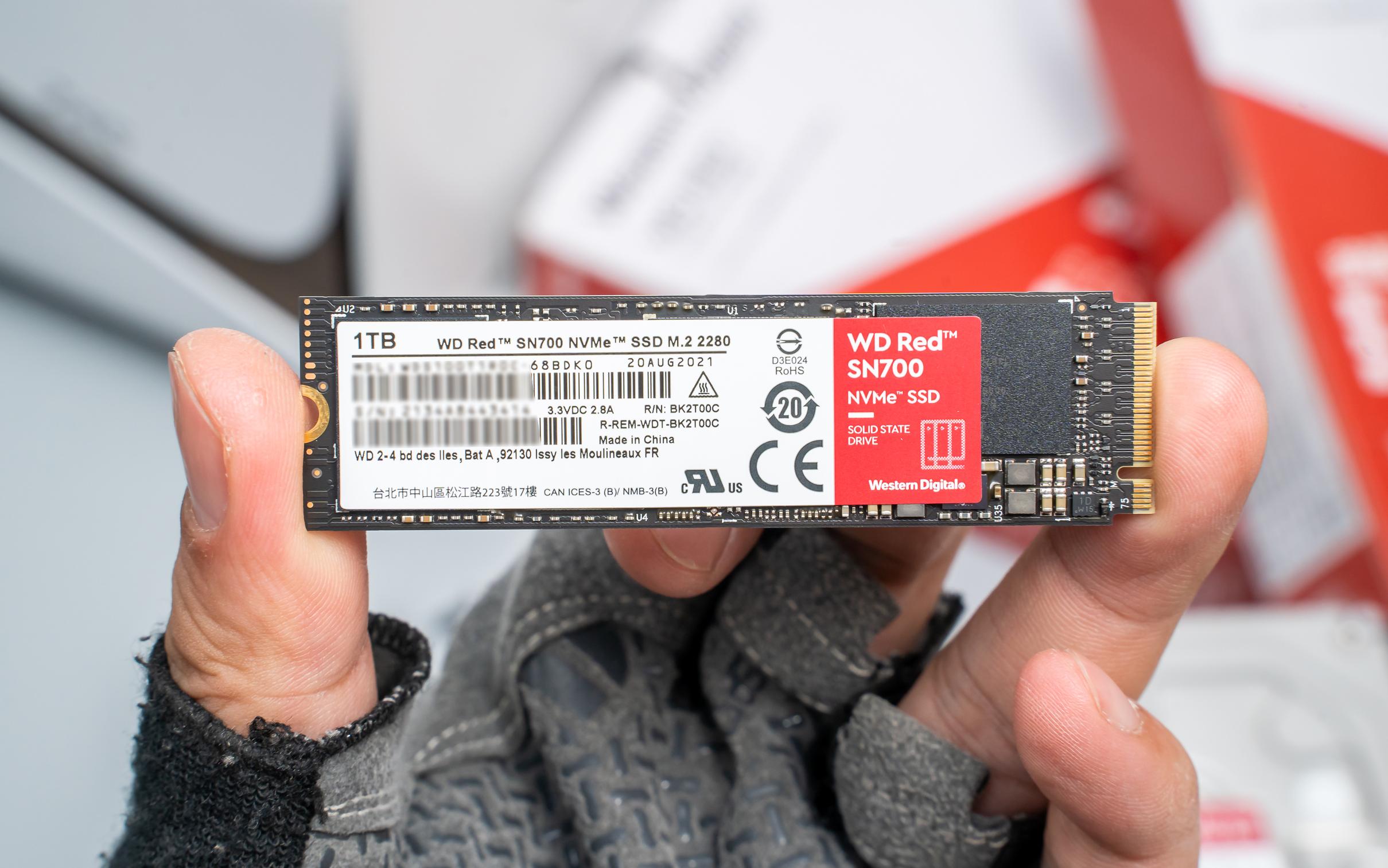 鏋佺┖闂磟4瀵规瘮缁胯仈nas,nas瀵规瘮z4s