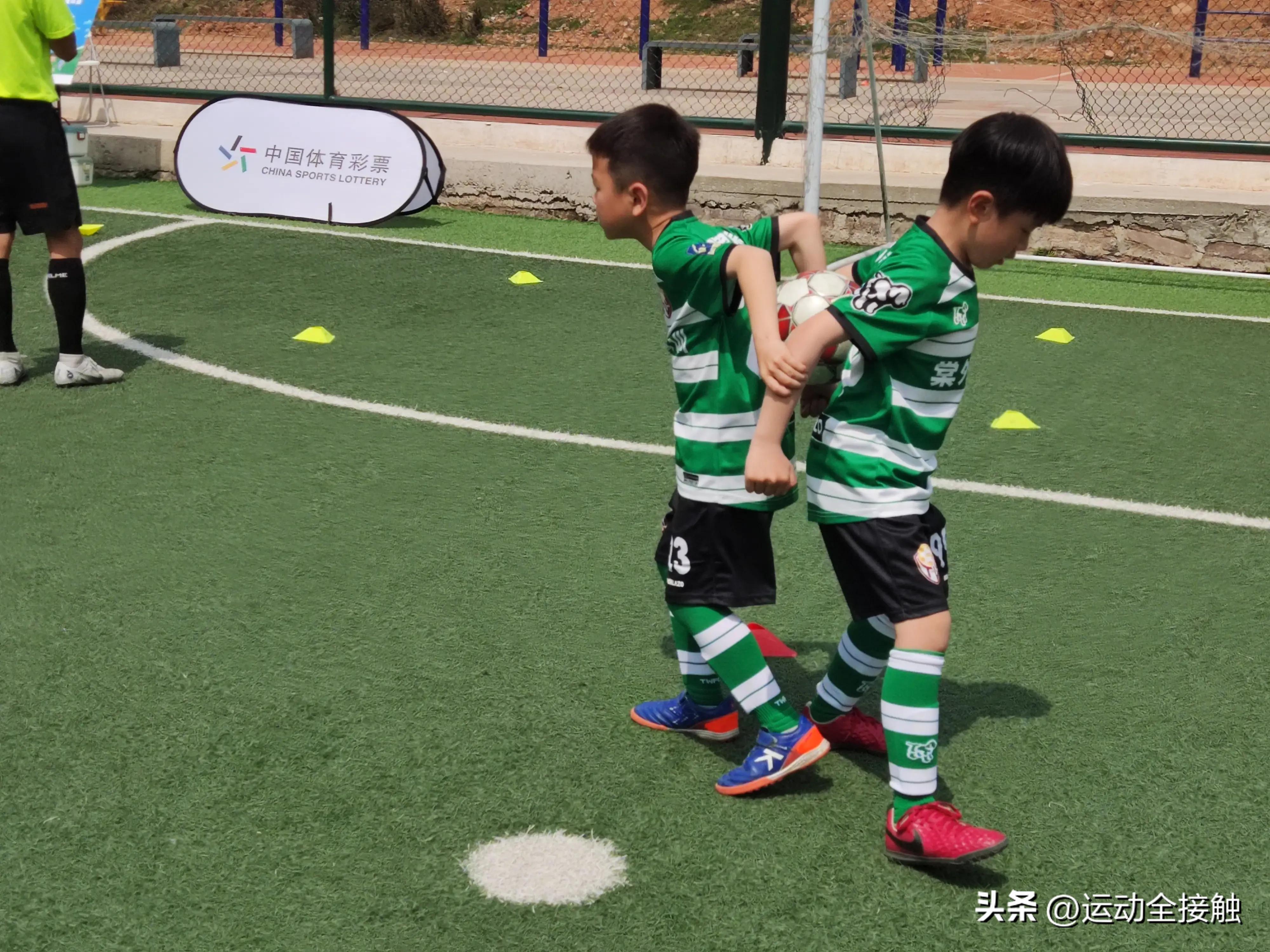少儿足球联赛开赛,足球从娃娃抓起完整版