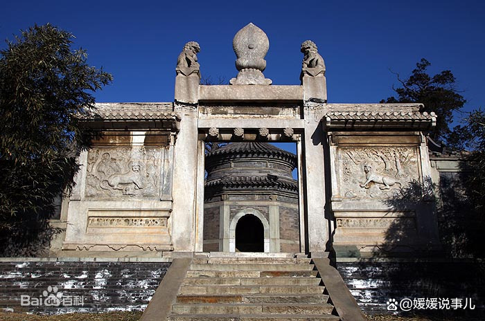 他是明朝另类太监，历经三朝，人称“无名宰相”，死后被赐立牌楼