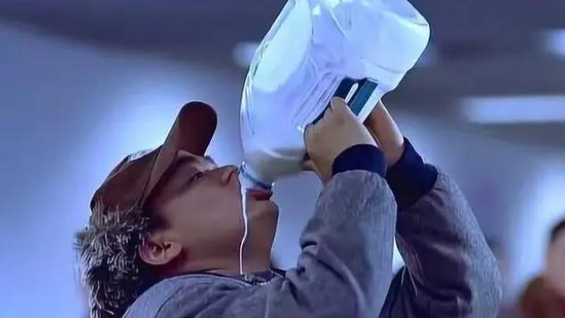 托运费太贵吃8箱芒果,机场托运太贵怒吃八箱芒果