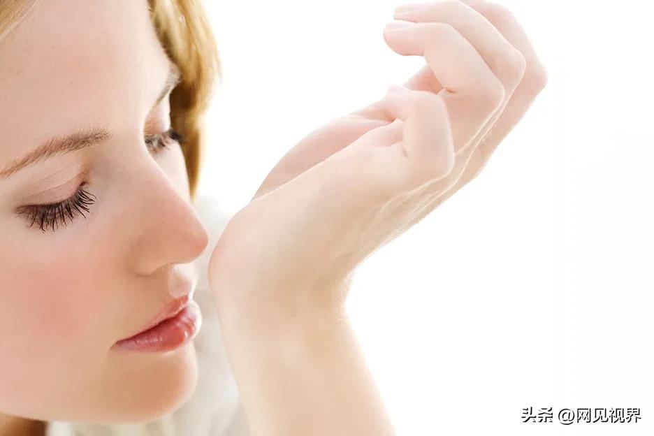 10个超简单化妆技巧视频,5个化妆小技巧学会了堪比整容