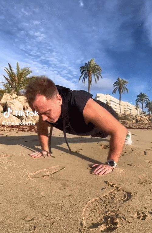 英国300公斤的男人,男子荒岛求生300天