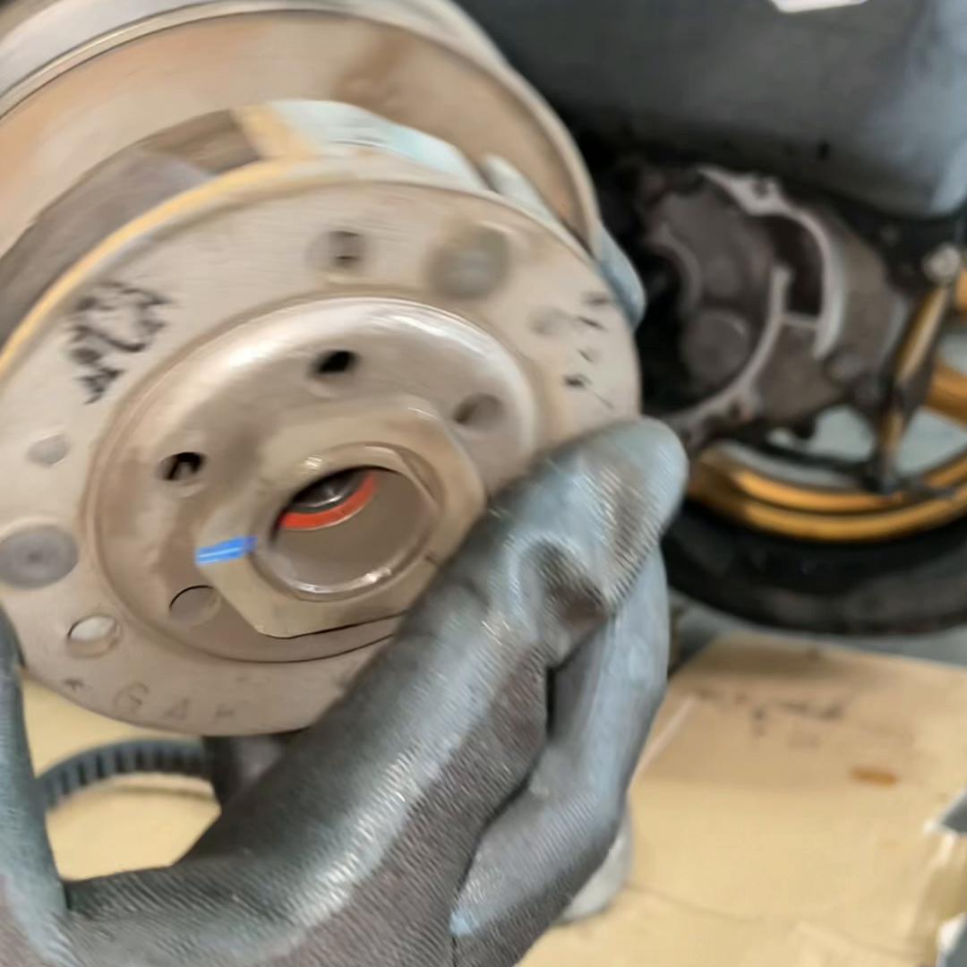 新大洲本田自由50皮带尺寸,新大洲本田自由today50火花塞拆卸