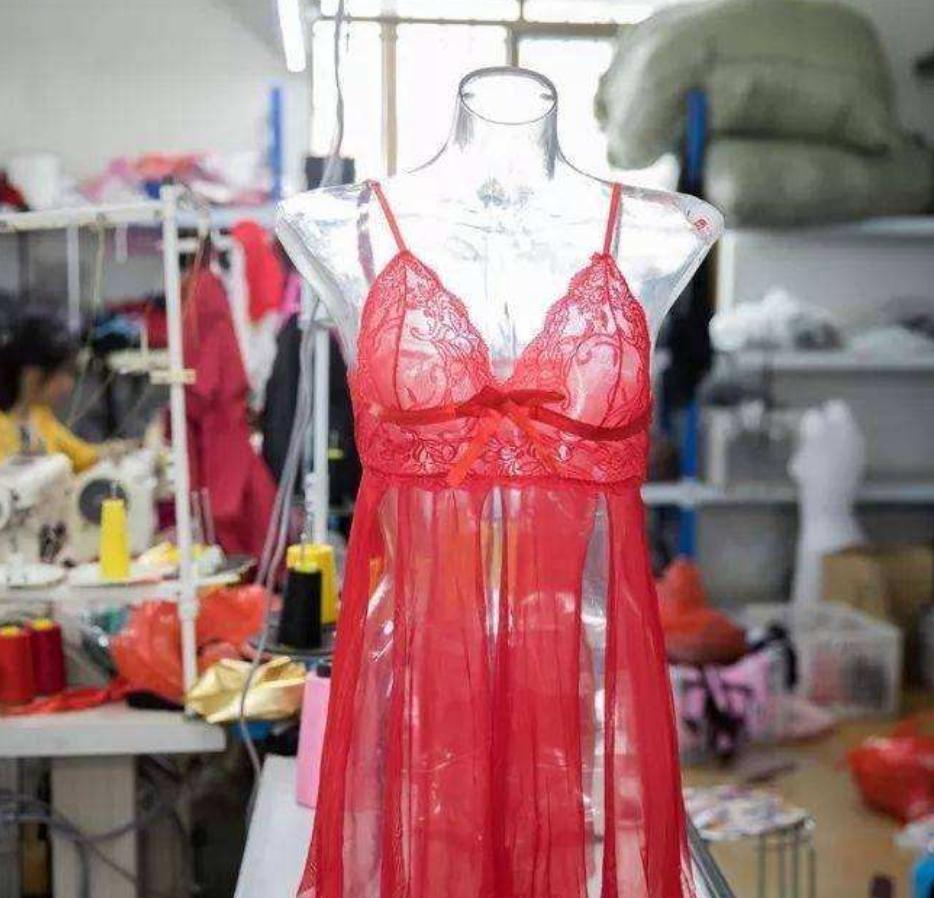 90后卖内衣一个月回本20万,90后小伙做衣服生意