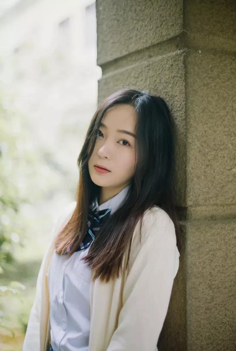 谈谈小说的艺术特色,谈小说的主观笔法