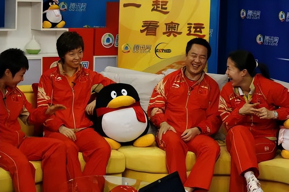 她是世界女乒第一人，大20岁老公与袁立同居12年，转身把她宠上天