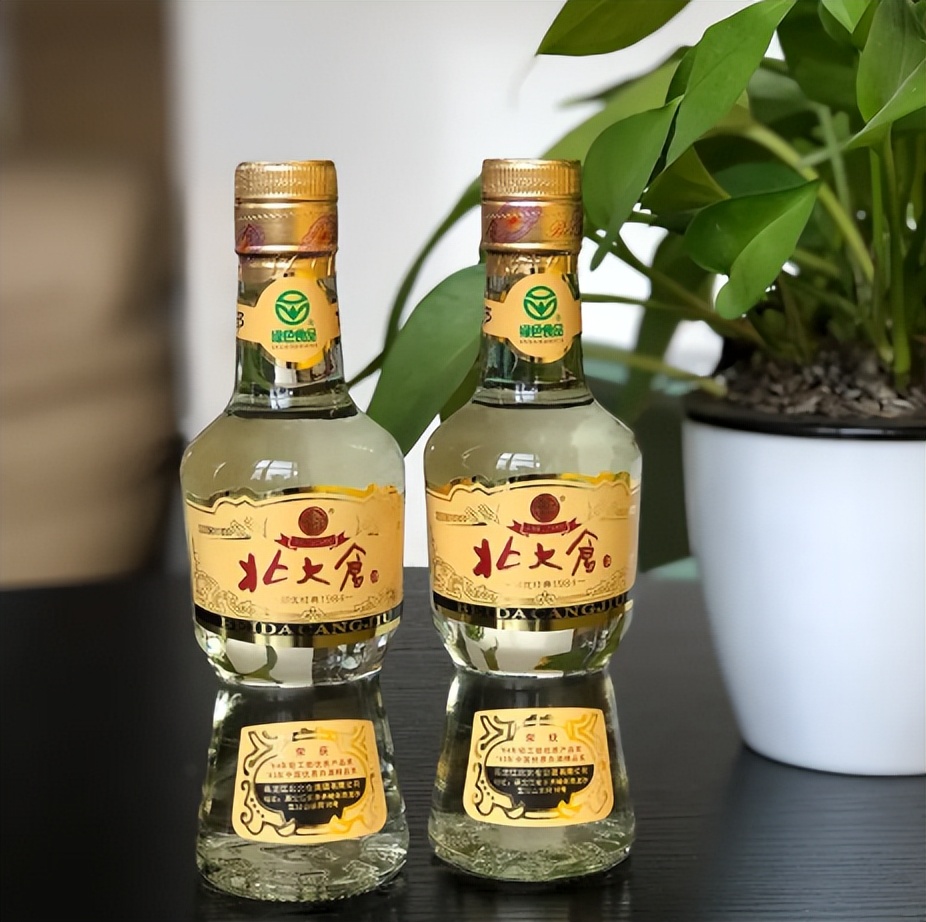 10款好喝不贵的白酒推荐及价格,十大公认最好喝的纯粮白酒