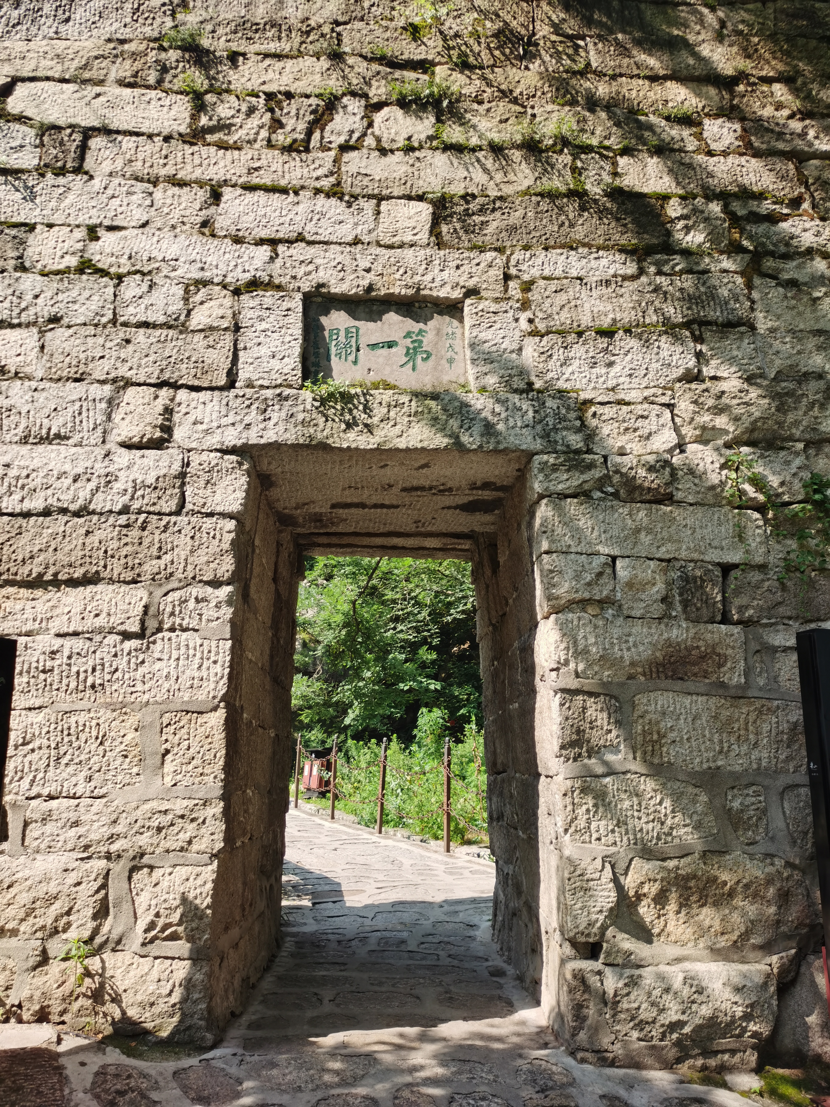 徒步华山悲惨场景,徒步华山要过哪些景观