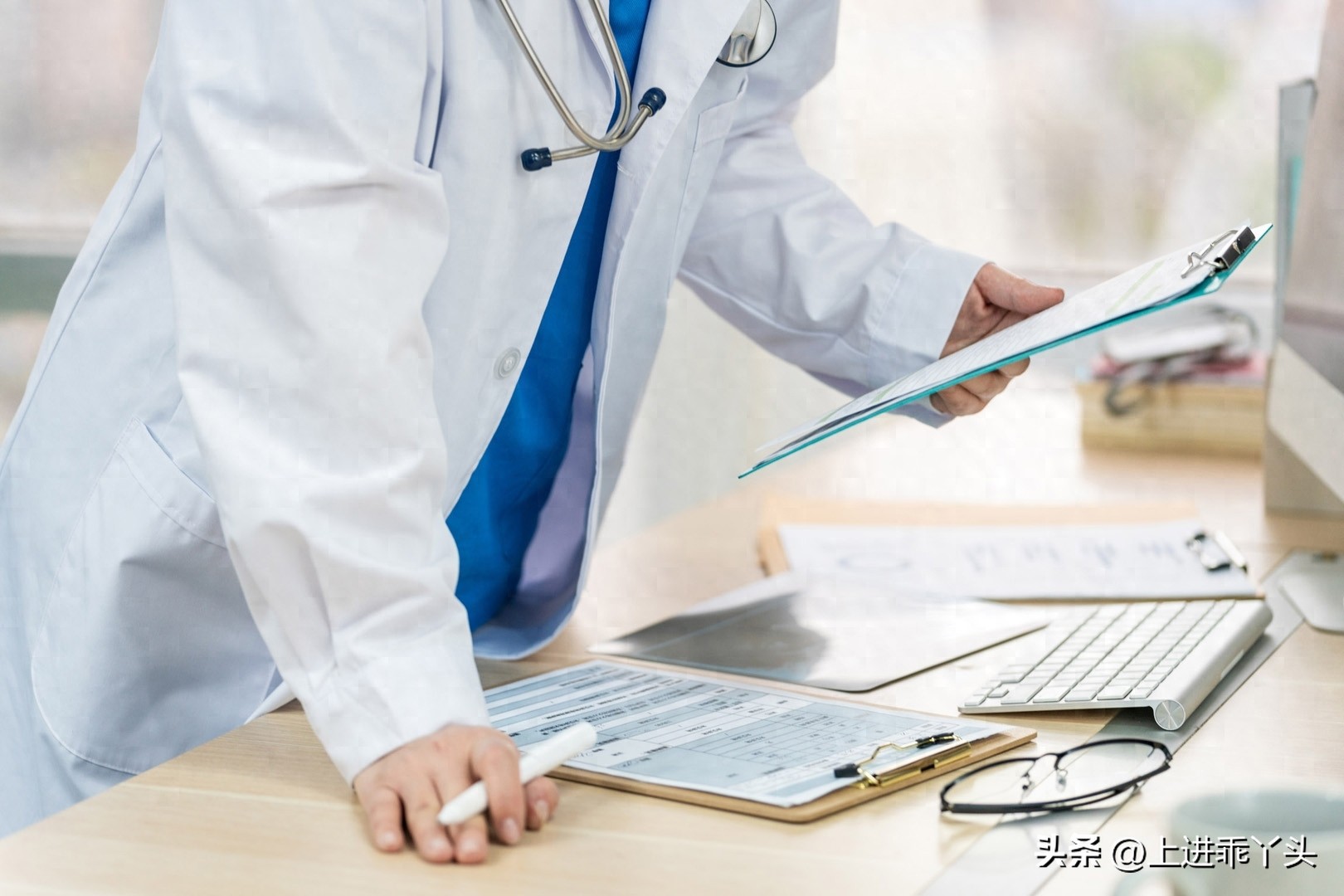 羽绒被长螨虫吗,羽绒被晾晒飞出的白色灰尘特别多