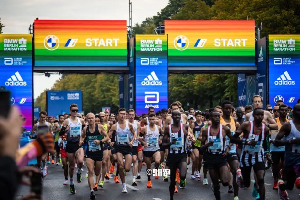 柏林马拉松基普乔格视频,基普乔格神人