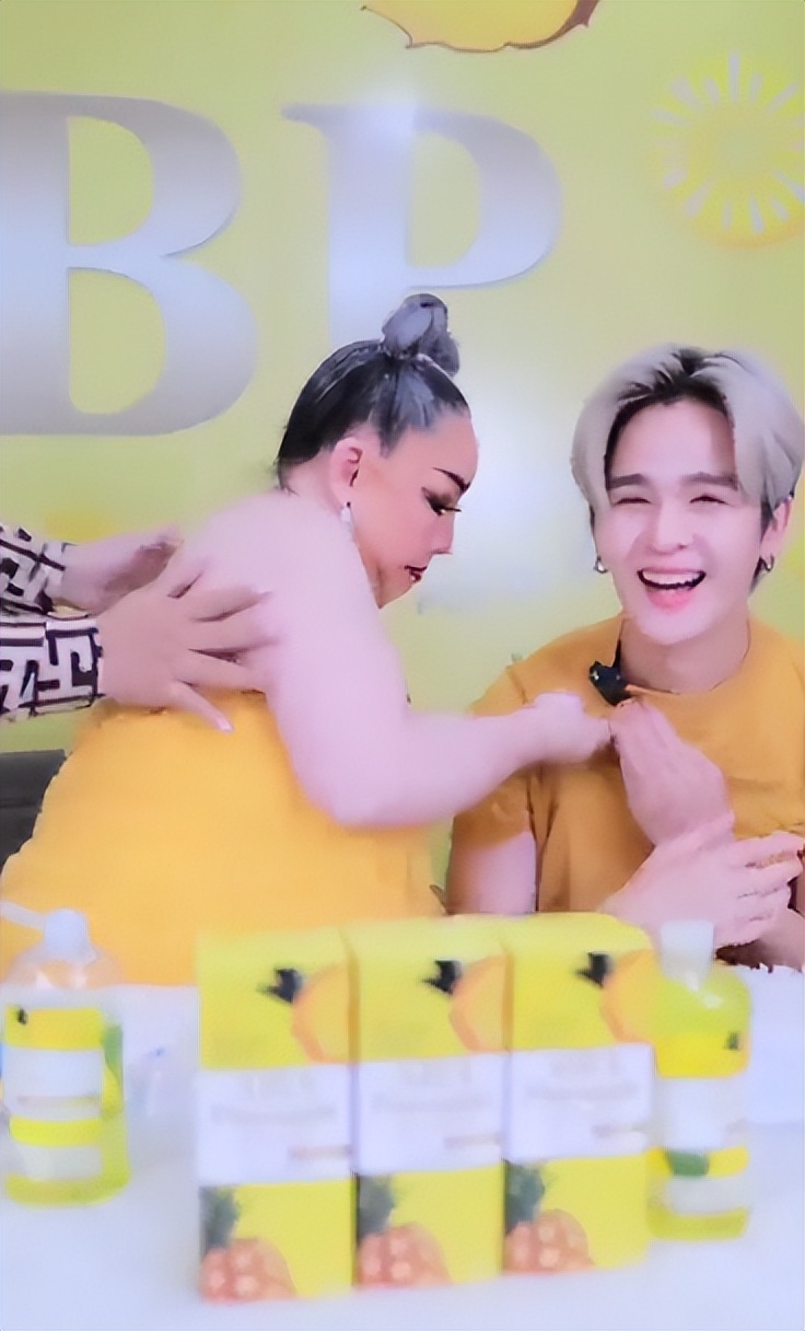 泰国明星直播被中国粉丝调侃,泰国偶像被粉丝围堵