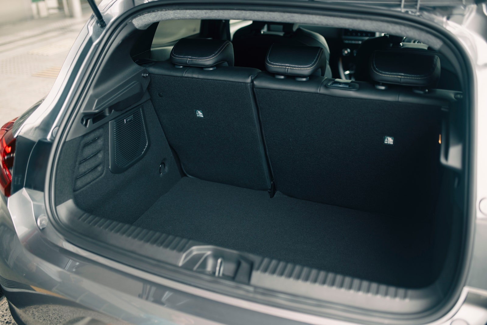 雷诺lutecia新款,法国雷诺汽车试驾