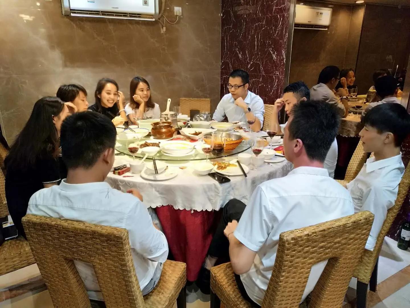 发工资了如何高情商的拒绝请客,同事让你请客高情商回应