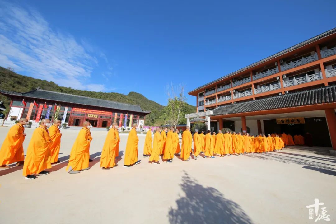 去寺院过门槛有什么讲究,去寺庙吃斋有什么讲究