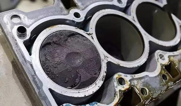 机油加多症状,车机油加多了症状