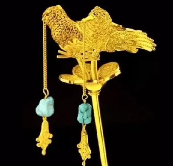 老太带金钗鉴宝专家帮销毁赝品,老太太带着文绣的金钗鉴宝