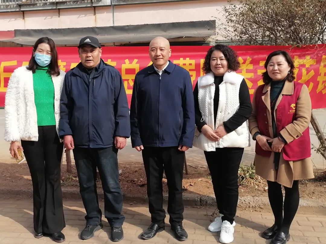 蒙阴街道新华社区:弘扬雷锋精神,服务居民群众