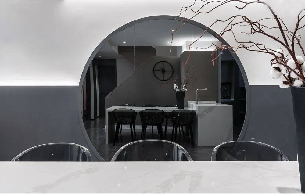 黑白灰现代极简约风格小户型,黑白灰系现代简约复式