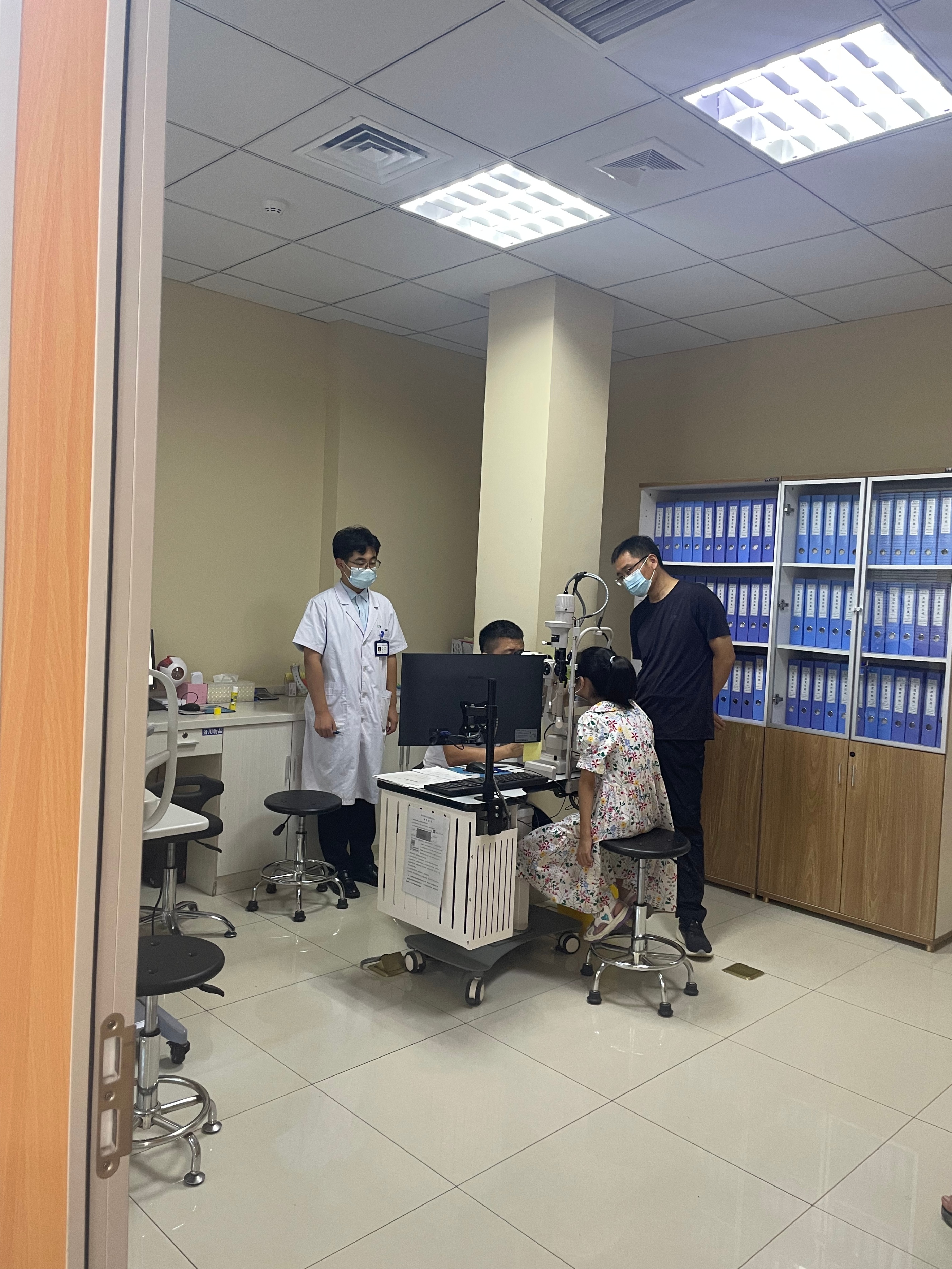 去眼镜店配眼镜度数真的准吗,一般眼镜店配的眼镜度数是多少