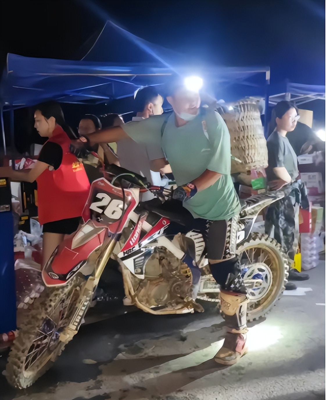 重庆龙麻子的父母去哪了,龙麻子家里人去世