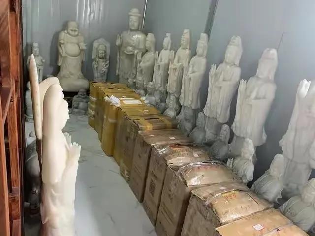 2022年57岁妇女跟8旬老翁离婚,分得5亿家产,老翁气晕：丢财又丢人