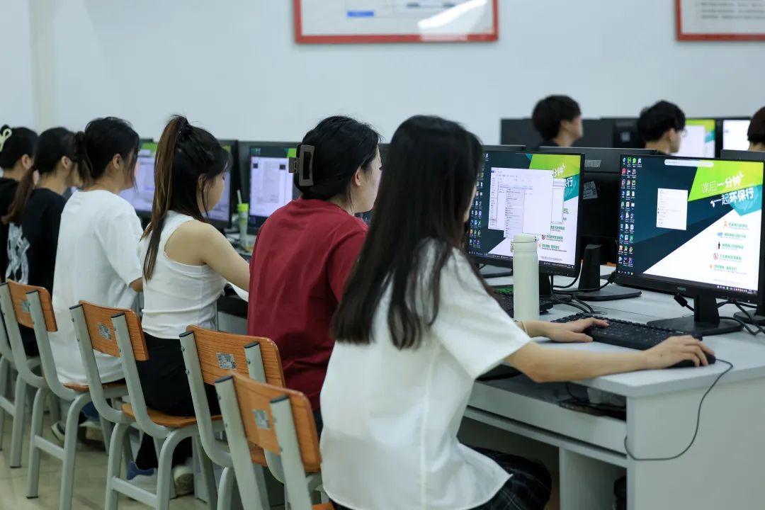 师姐带你飞！解锁这个国家级课程加持的学院有多牛！