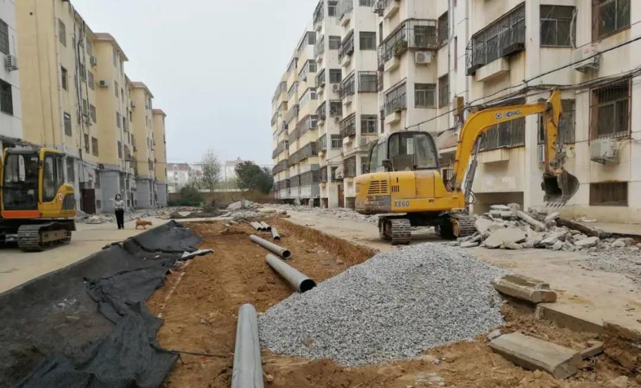 北京一男子到河南旅游，花10万购置了8套房产，买房像买菜一样