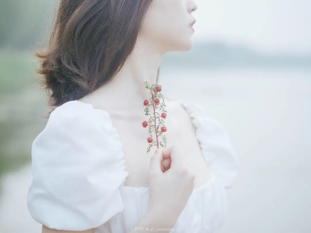 人像镜头选85-1.2还是选70-200,70-200和85定焦镜头拍人像哪个好