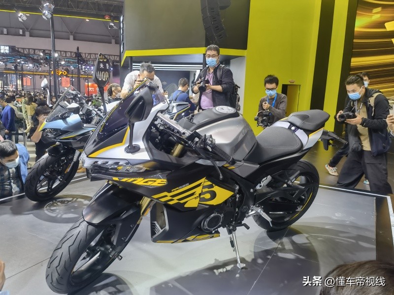 24款无极250rr竞技版落地价,新车29.99万