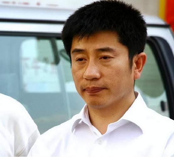 赵本山幕后金主，花百万买手机号，最终为何锒铛入狱?