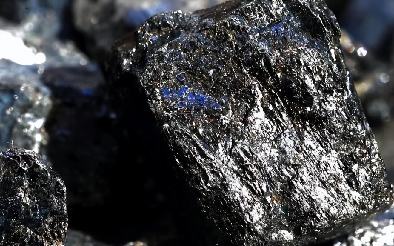 铼与航空发动机,金属铼可用于生产飞机的发动机