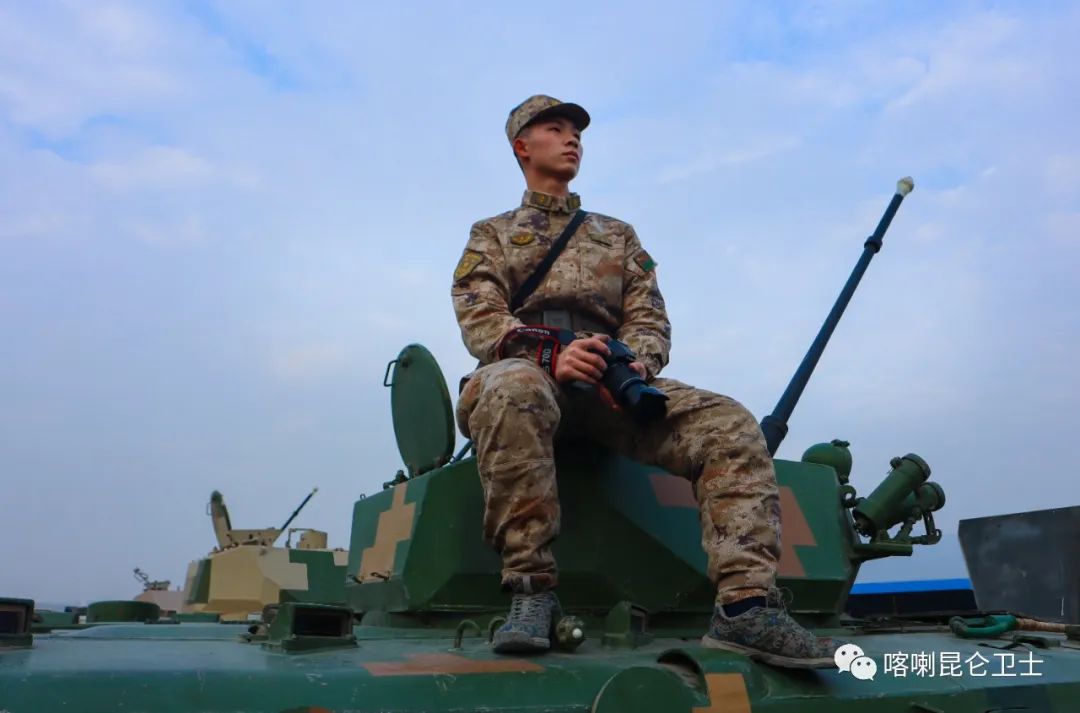 边疆兵记者,有请边防军人走上舞台