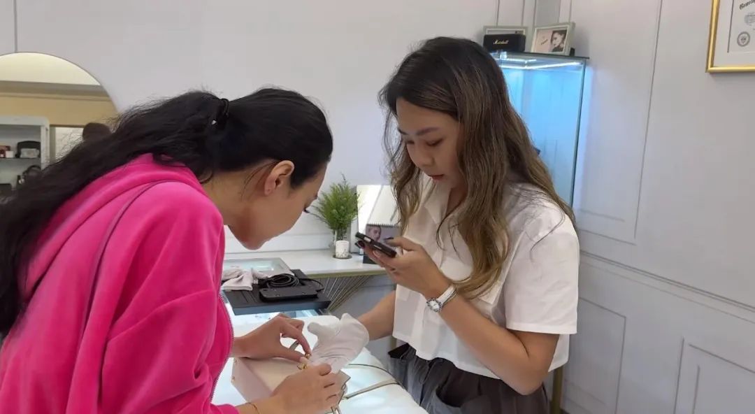 弯弯贵妇王思佳被爆背假包，跟贵妇当闺蜜压力这么大吗？