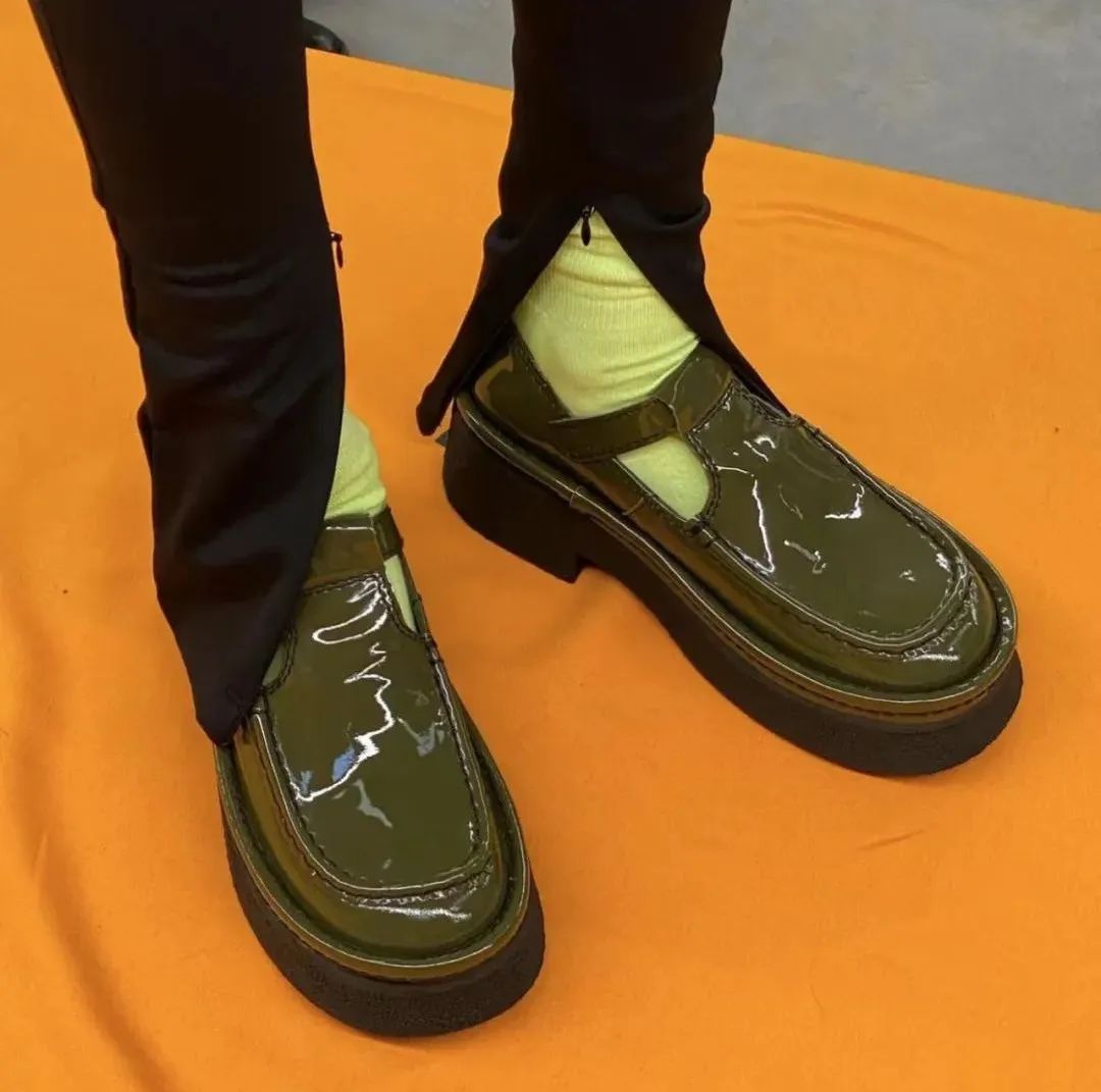 小个子穿什么鞋子更好看显得更高,显高显腿细的鞋推荐