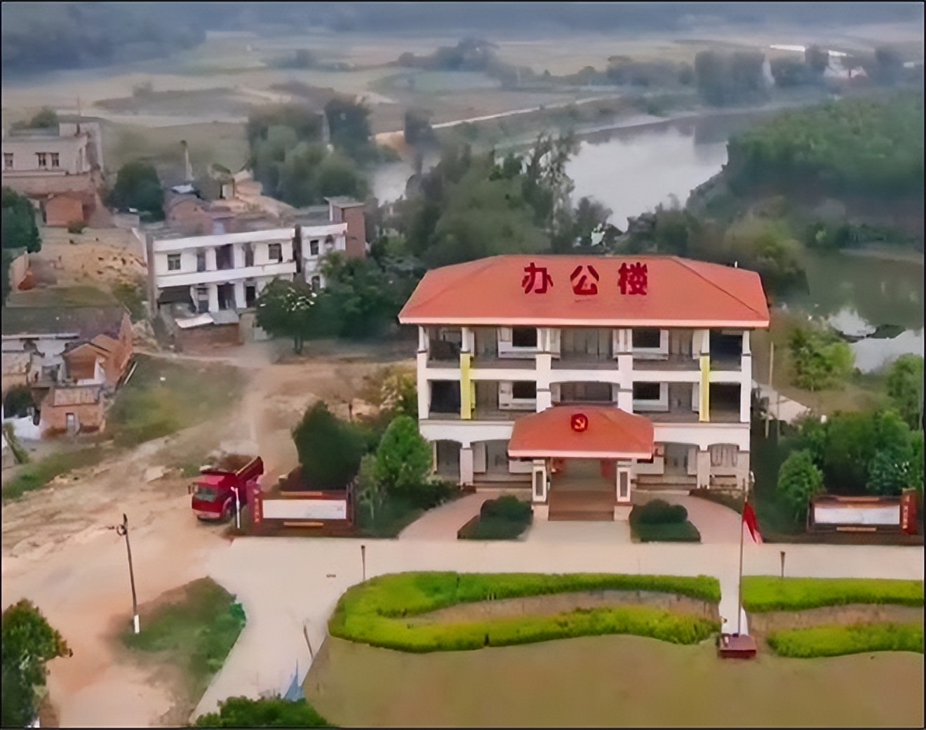 粤西别墅村,湛江天地1号老板送别墅