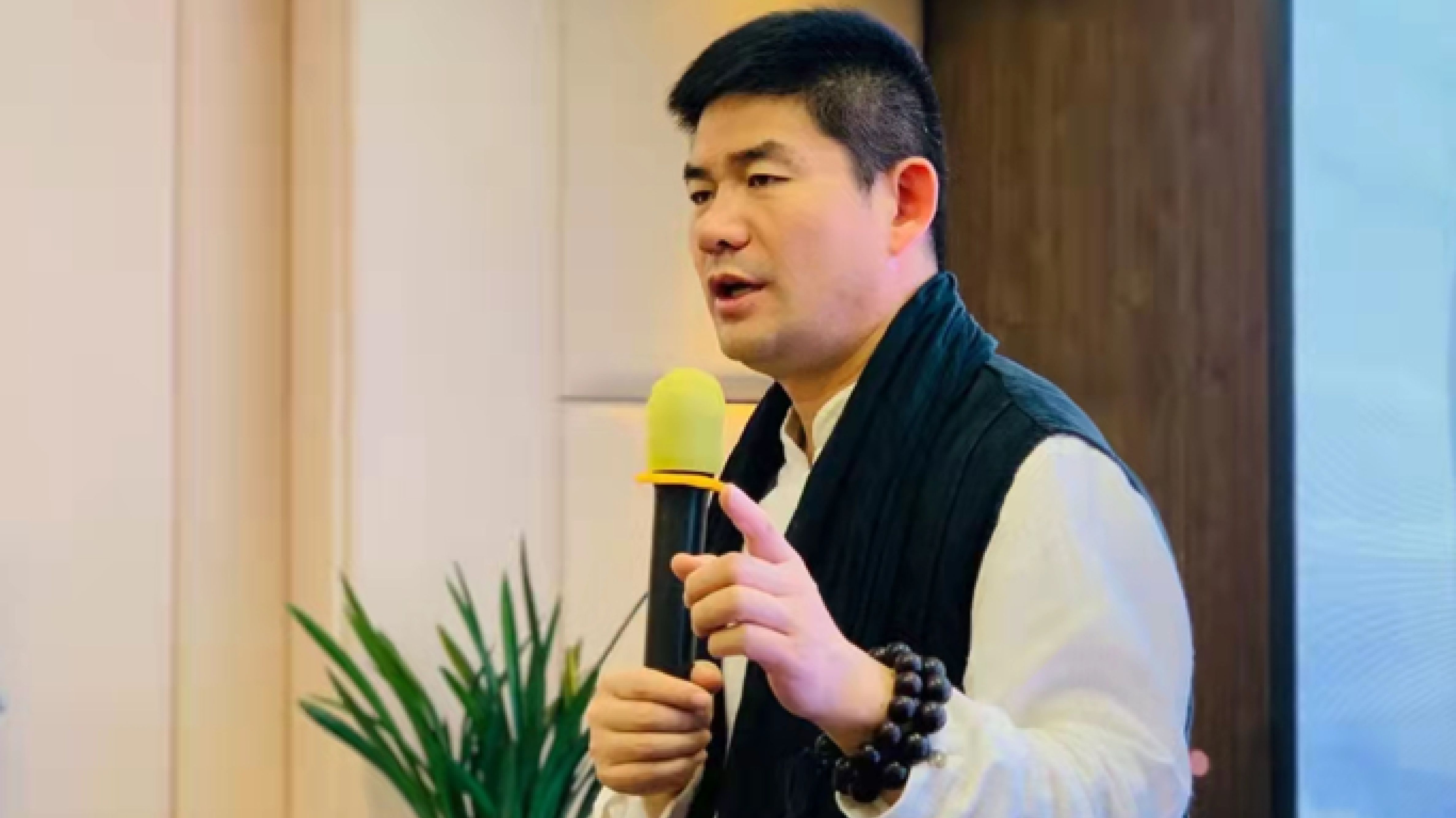 叶伟练习洗髓拉重物视频,东方易元叶伟洗髓视频