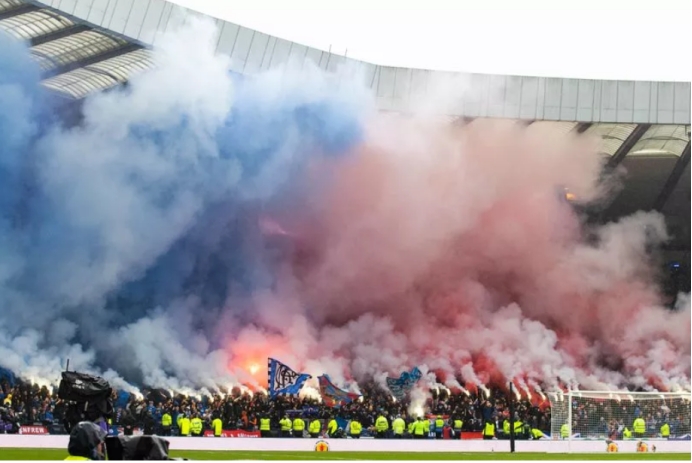 “我们呼吁所有支持者以正确的方式支持球队